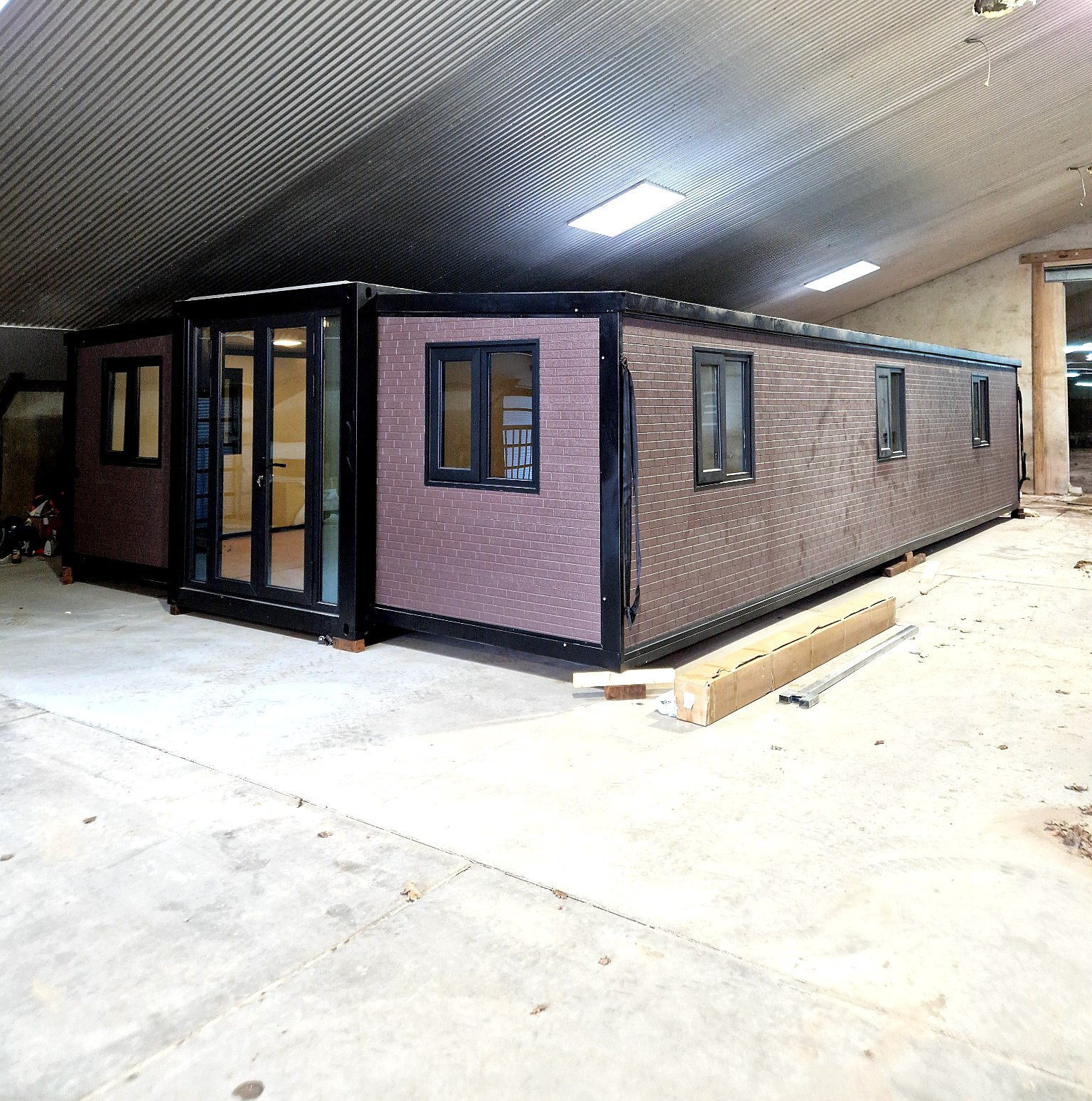 Buitenzijde van Model Quatro prefab woonunit van Wonen in 1 Dag